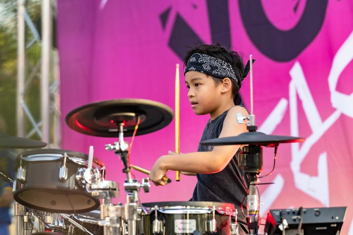 Drum play
