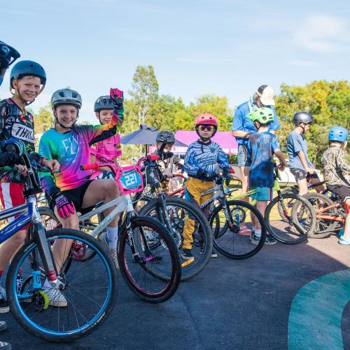 Zuccoli Pump track - kids lined up