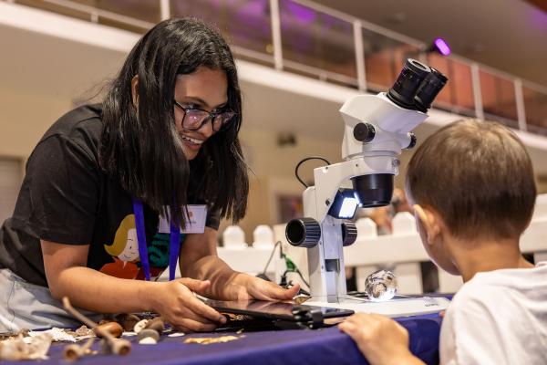 image: microscope 
