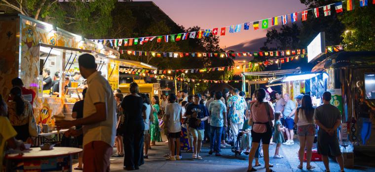 Image: street full of food trucks 